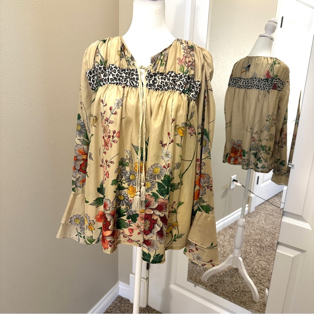 Johnny Was Kofi Blouse Women's XS Beige Orange 100% Silk Floral Animal Print - Picture 14 of 14
